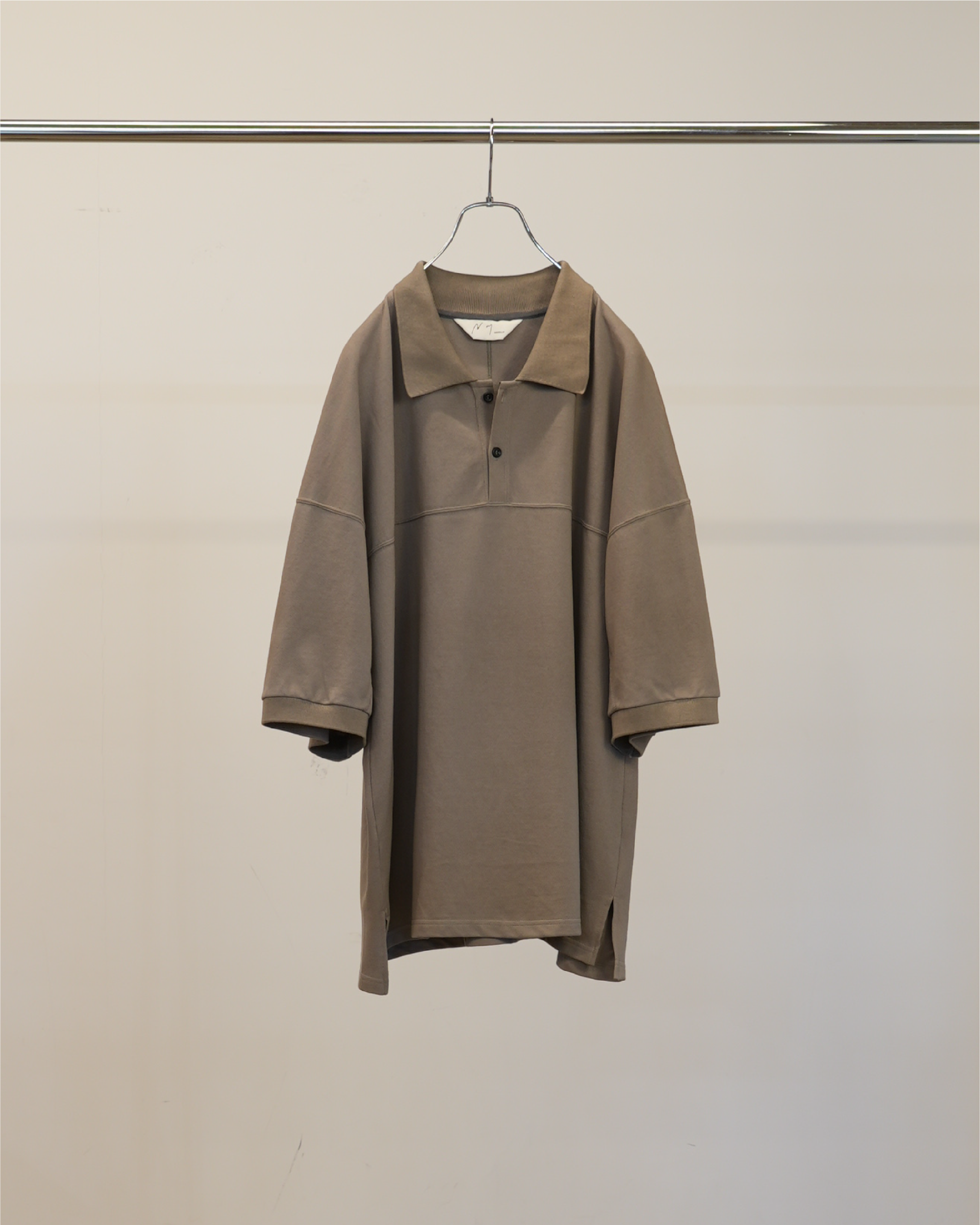 FOOTBALL S/S POLO(GREIGE) – ANCELLM