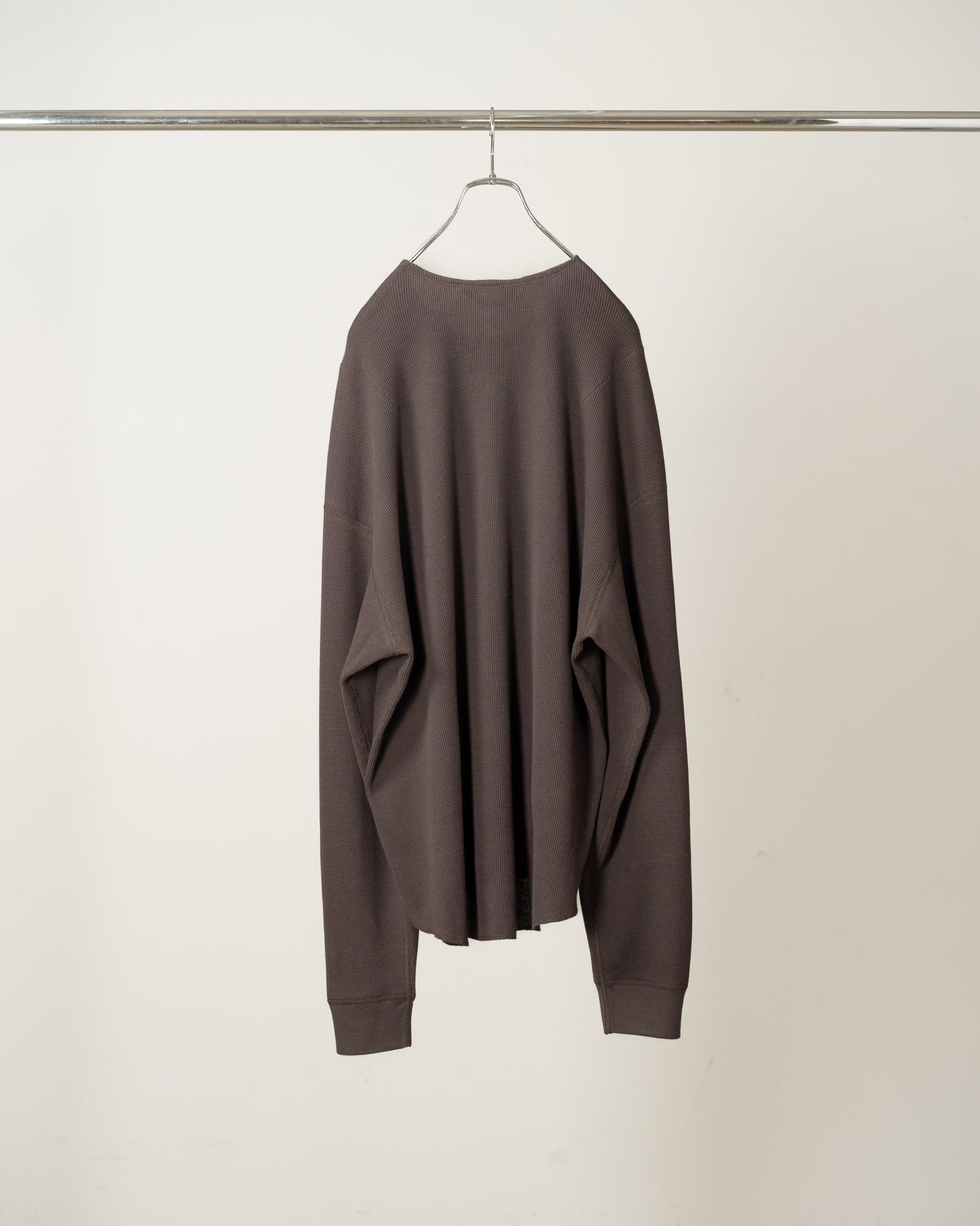 C/CA HENLEY LS T-SHIRT(D.BROWN)