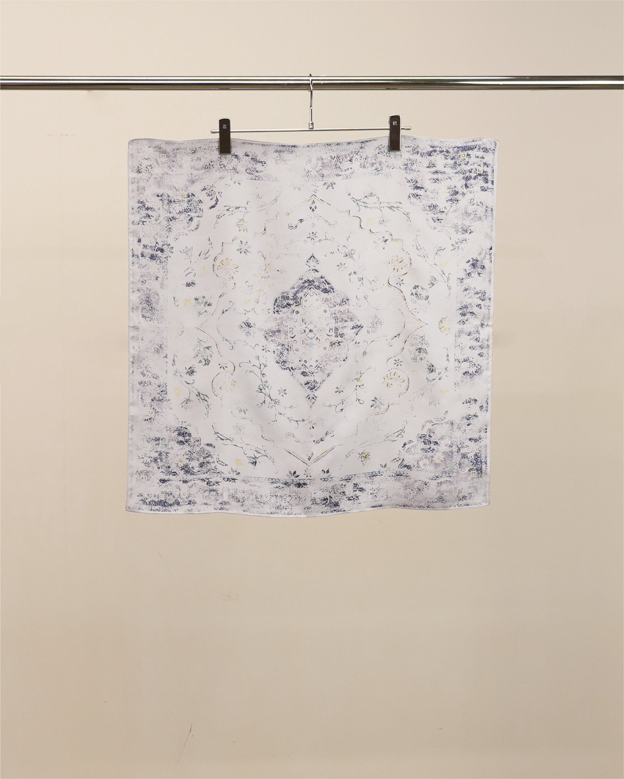 HAND-DRAWN SILK SCARF(WHITE) – ANCELLM