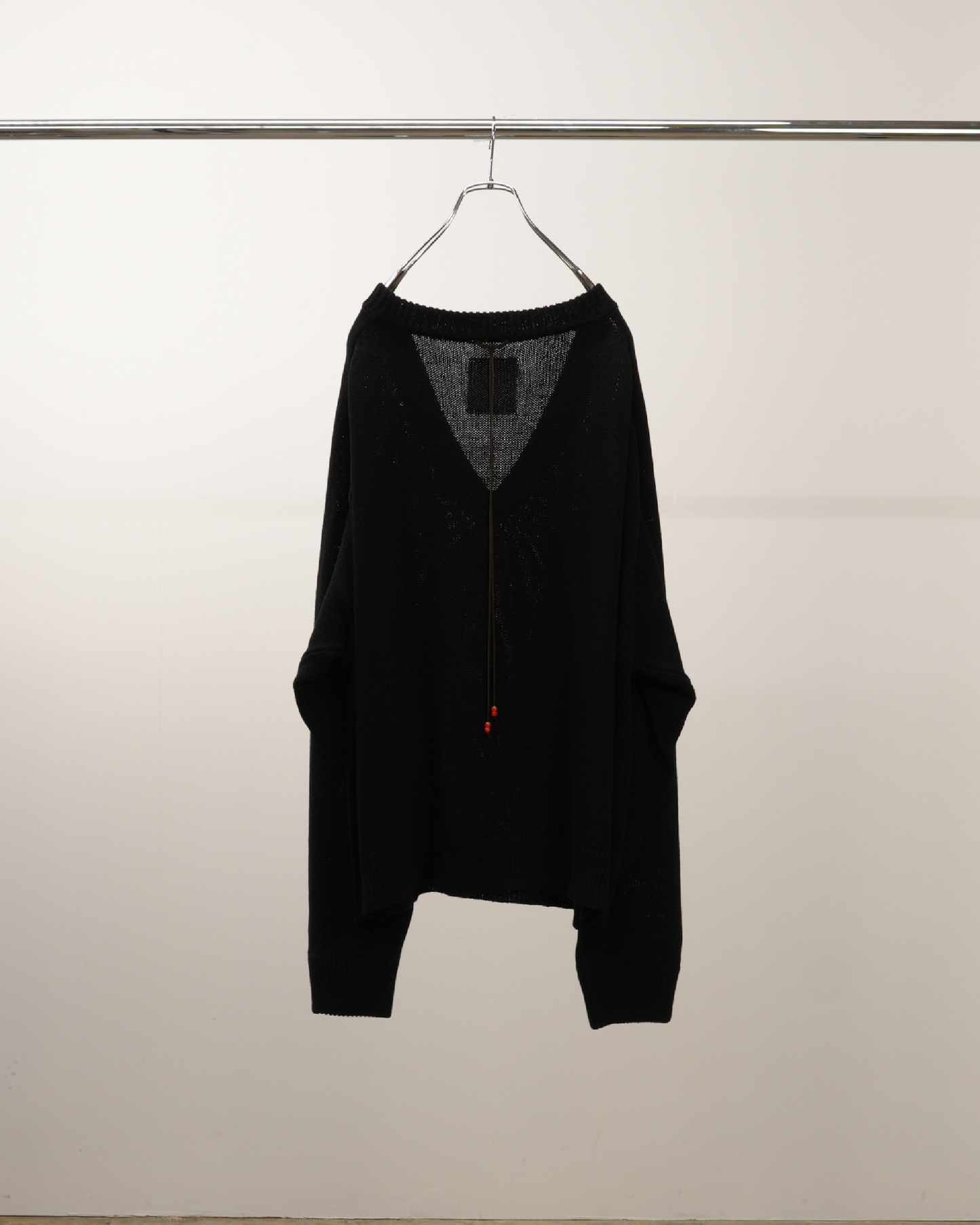 UV NECK KNIT(BLACK)
