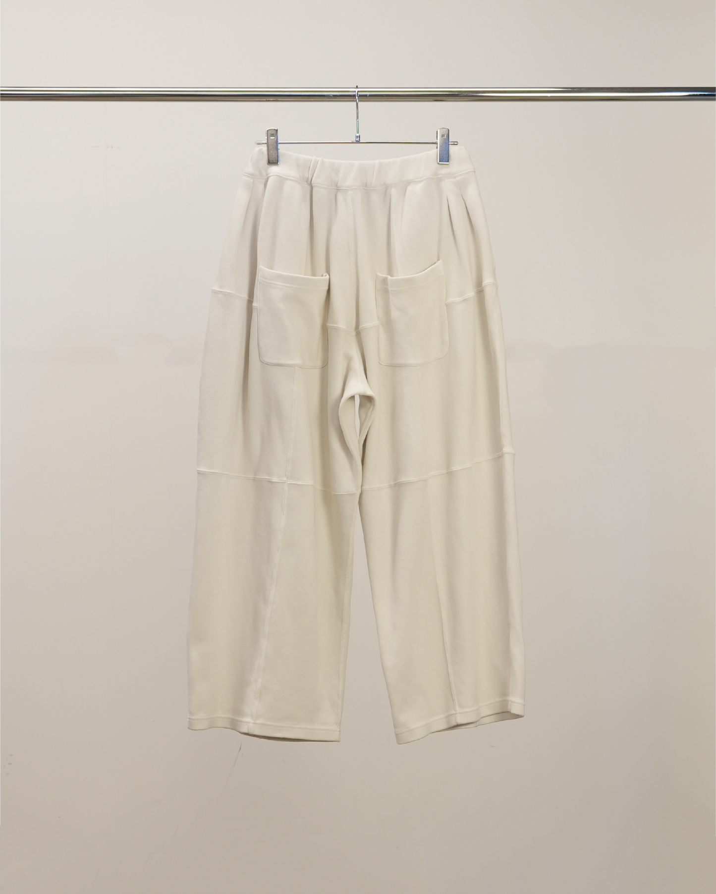 SMOOTH PANEL WIDE SLACKS(OFF)