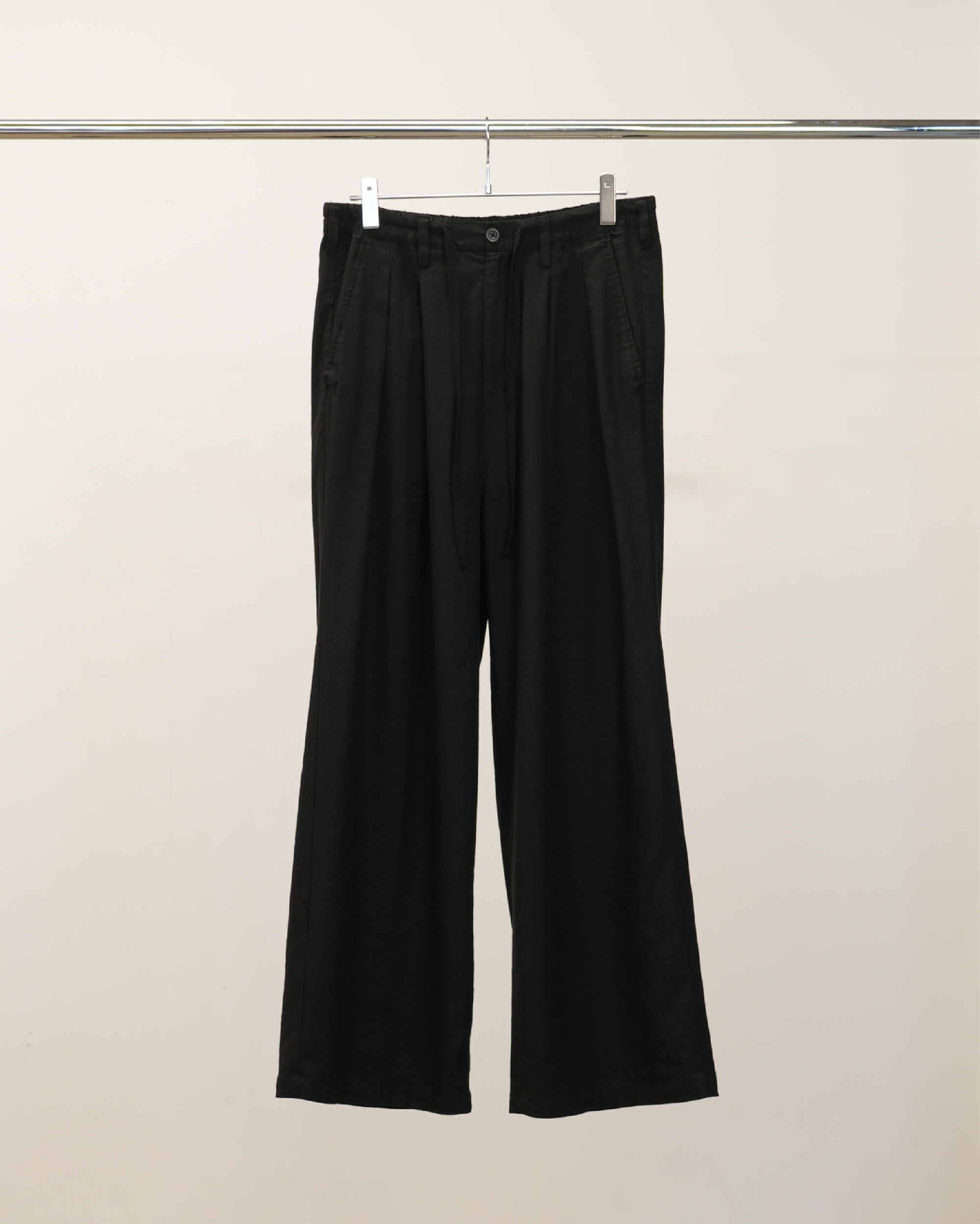 S/L TUCK EASY SLACKS(BLACK) – ANCELLM