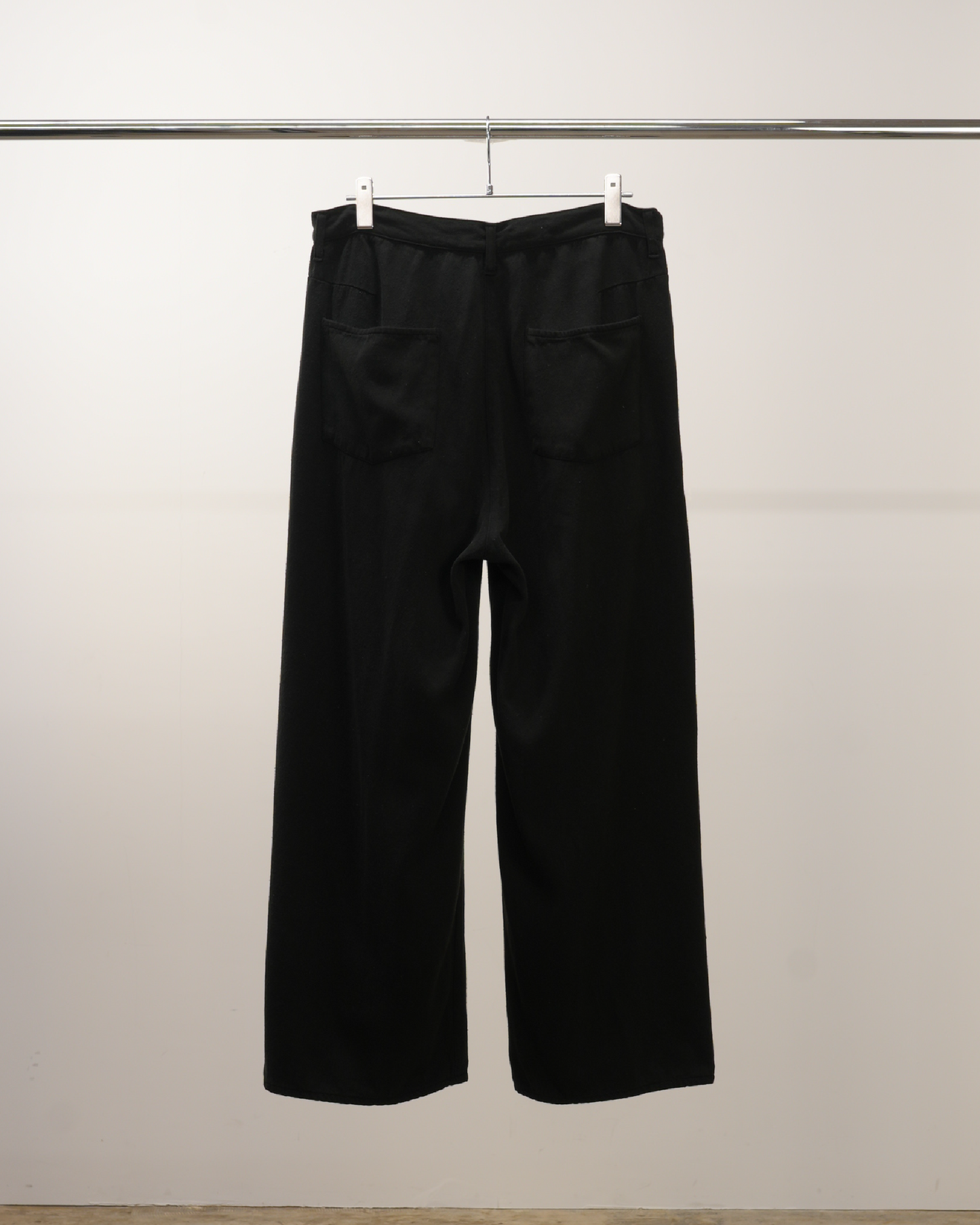 SILK WIDE SLACKS(BLACK)