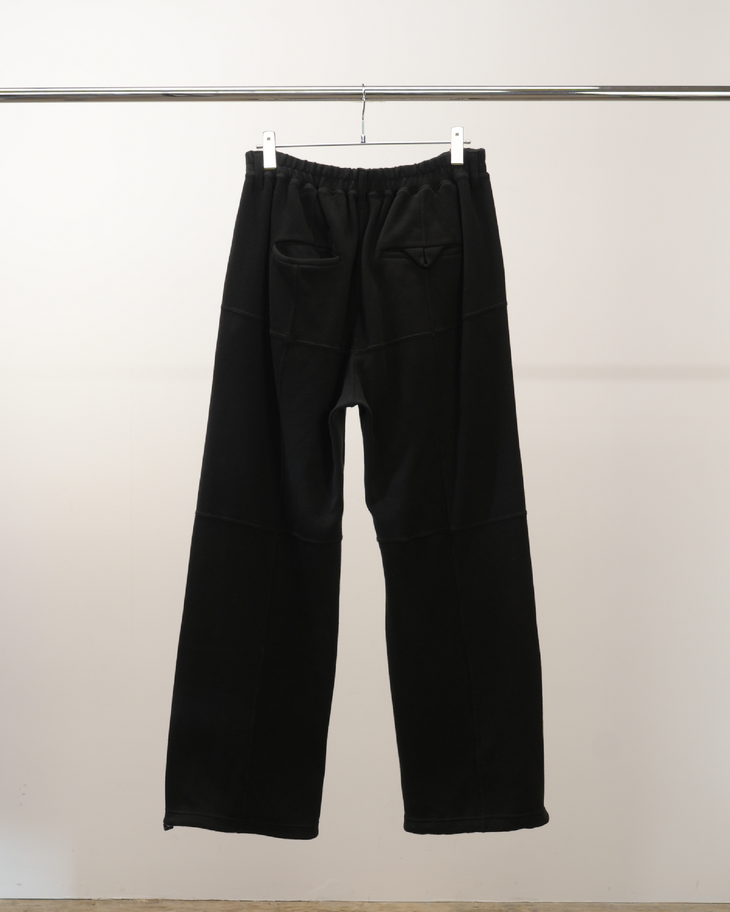 SWITCHING SMOOTH KNIT PANTS(BLACK)