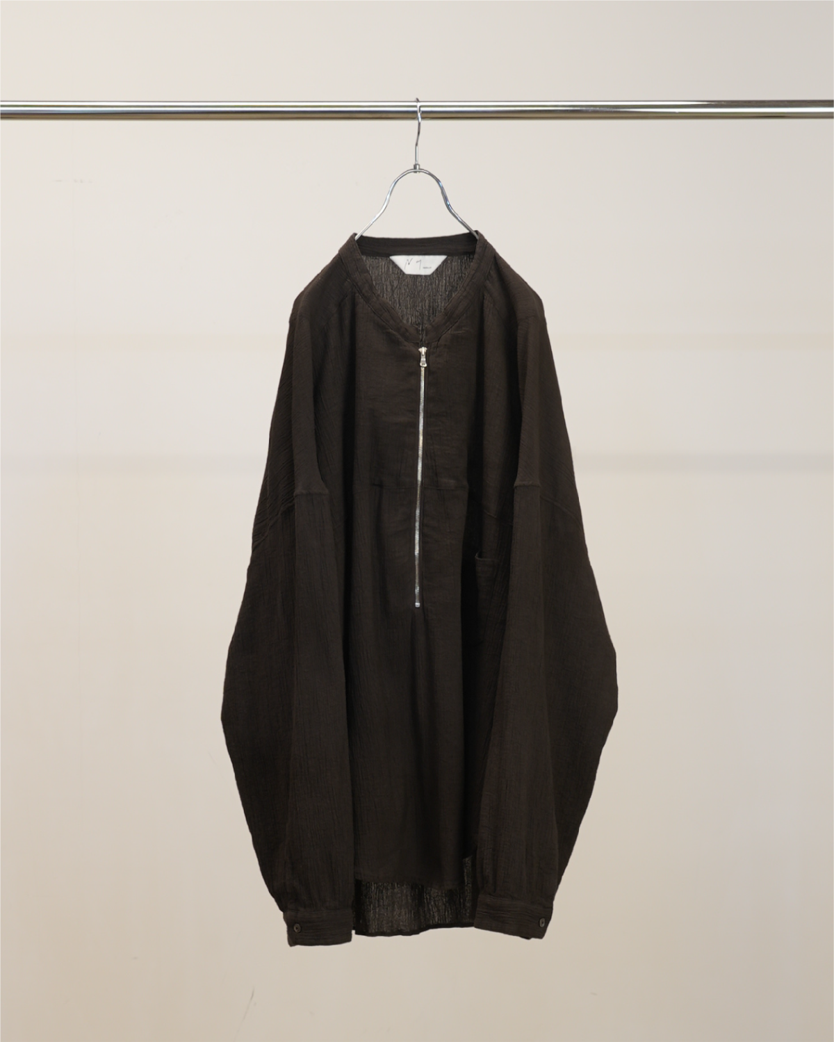 CREPE HALF ZIP SHIRT(BROWN) – ANCELLM