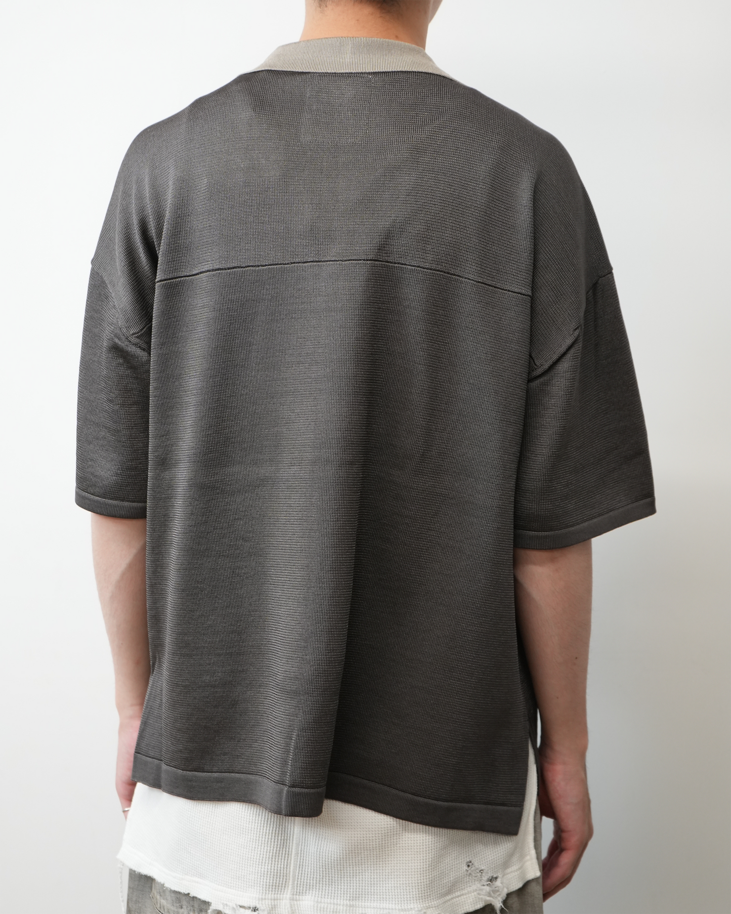 OPEN COLLAR KNIT S/S SHIRT(CHARCOAL)
