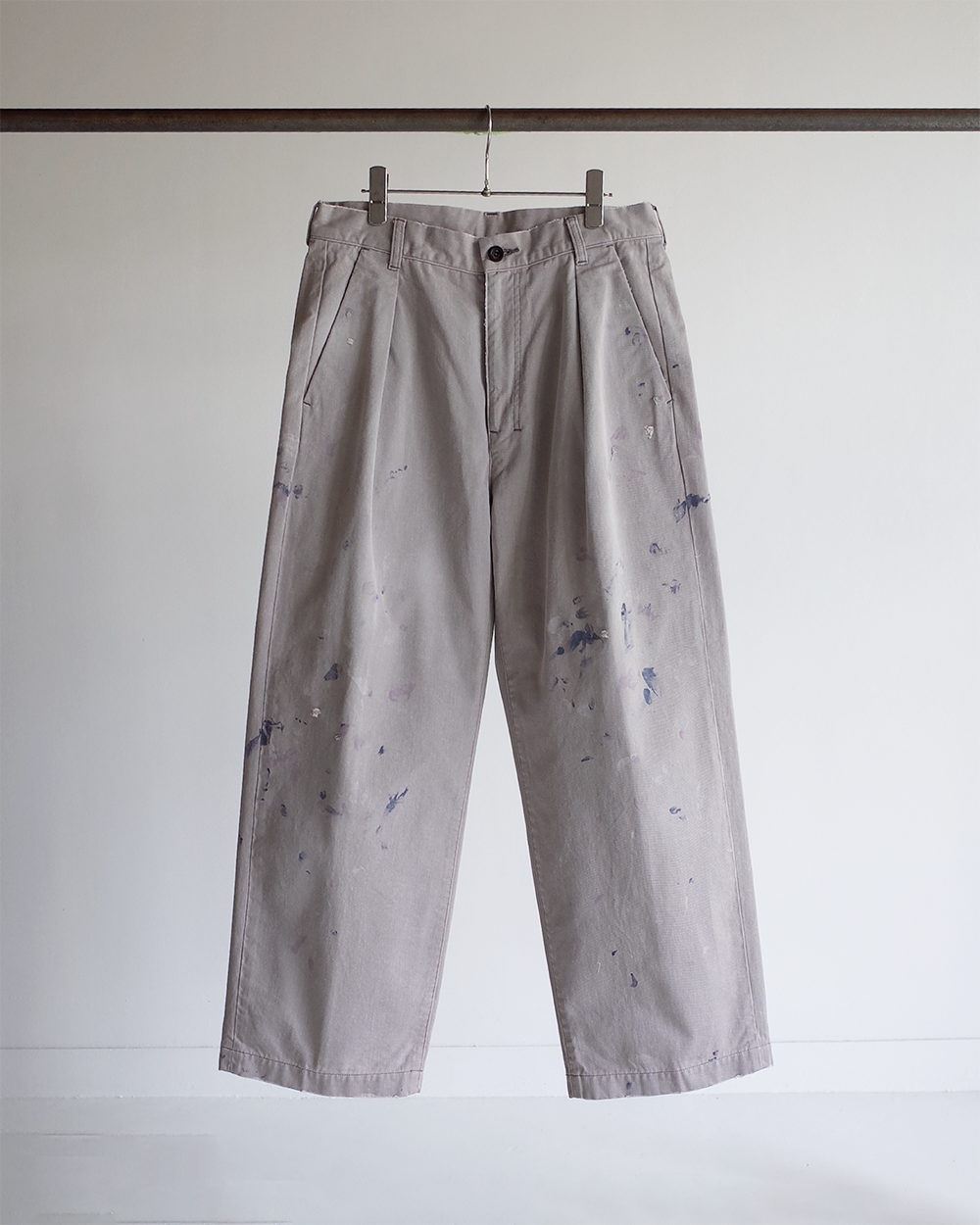 ancellm PAINT CHINO TROUSERS(GRAY)