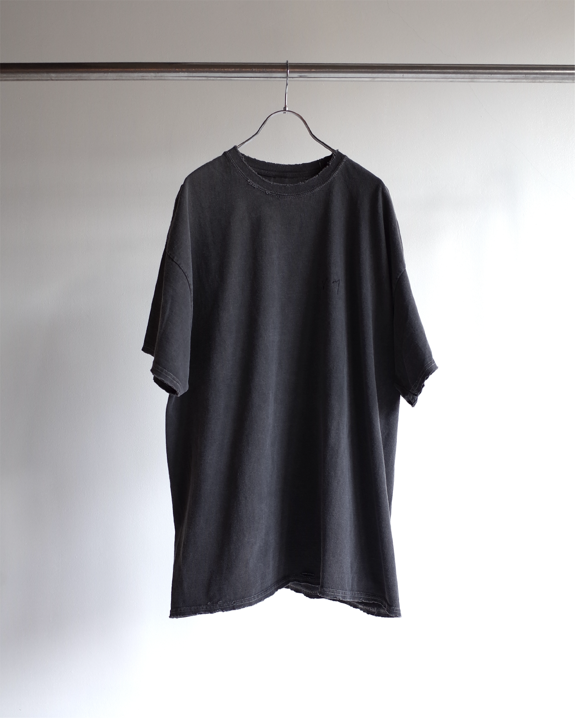 EMBROIDERY T-SHIRT EX (CHARCOAL)