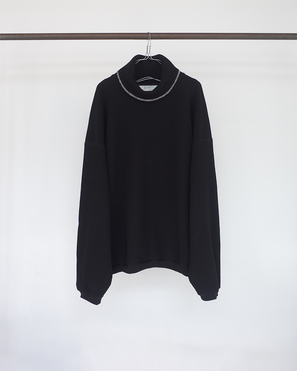 TURTLENECK WAFFLE OVERSIZED LS(BLACK) – ANCELLM TURTLENECK WAFFLE OVERSIZED LS(BLACK) – ANCELLM