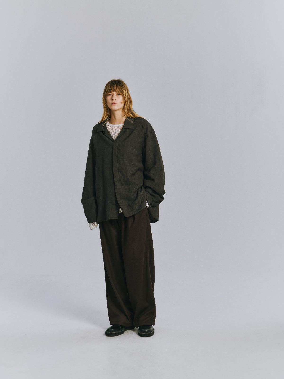 BELTED LINEN TUCK SLACKS(BROWN) – ANCELLM