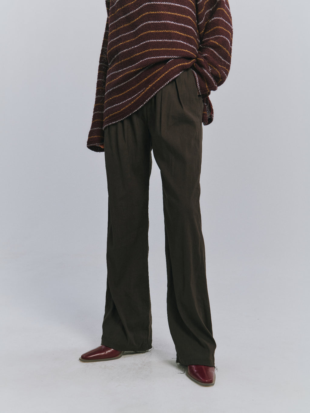 L/R SHOE CUT SLACKS(BROWN)