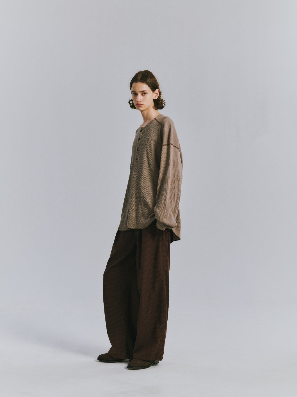 C/CA HENLEY LS T-SHIRT(SAND)