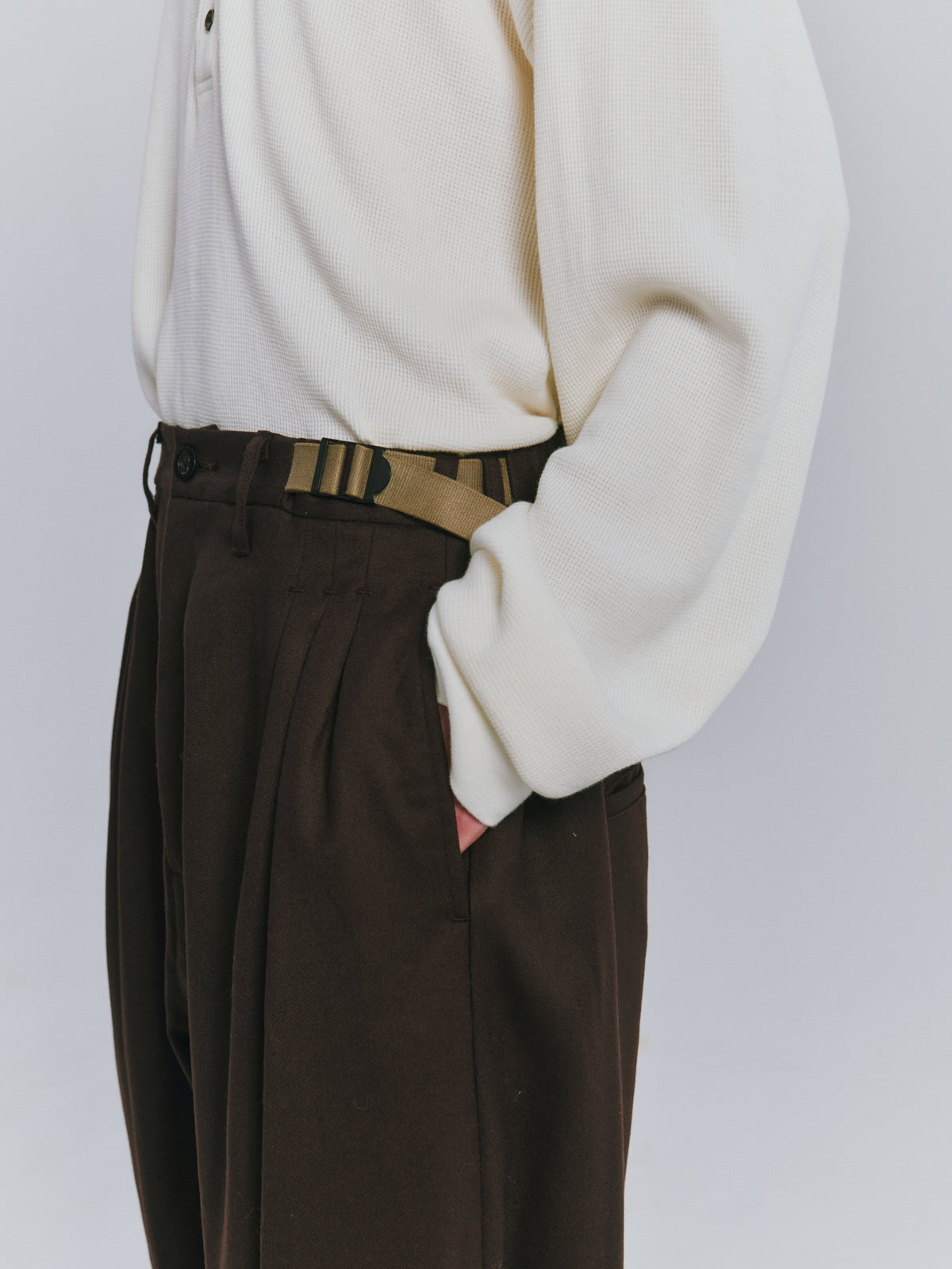 BELTED WOOL SLACKS(BLACK)