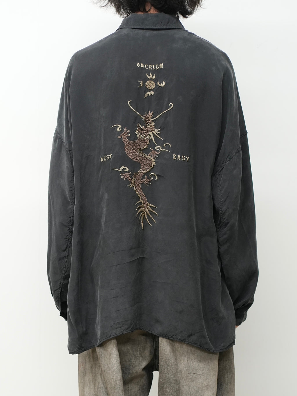 EMBROIDERED SOUVENIR SHIRT(BLACK)