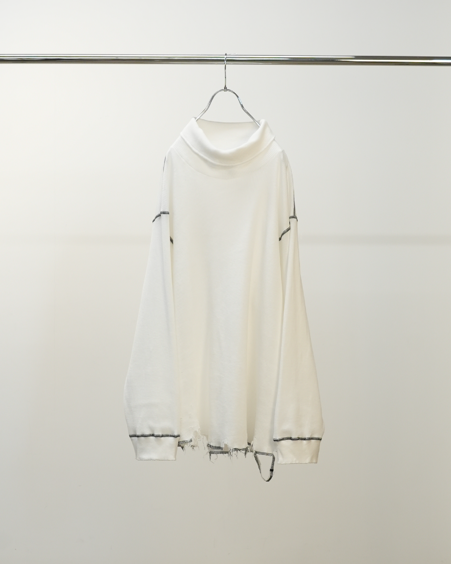 DAMAGE WAFFLE HI-NECK LS T-SHIRT(WHITE)