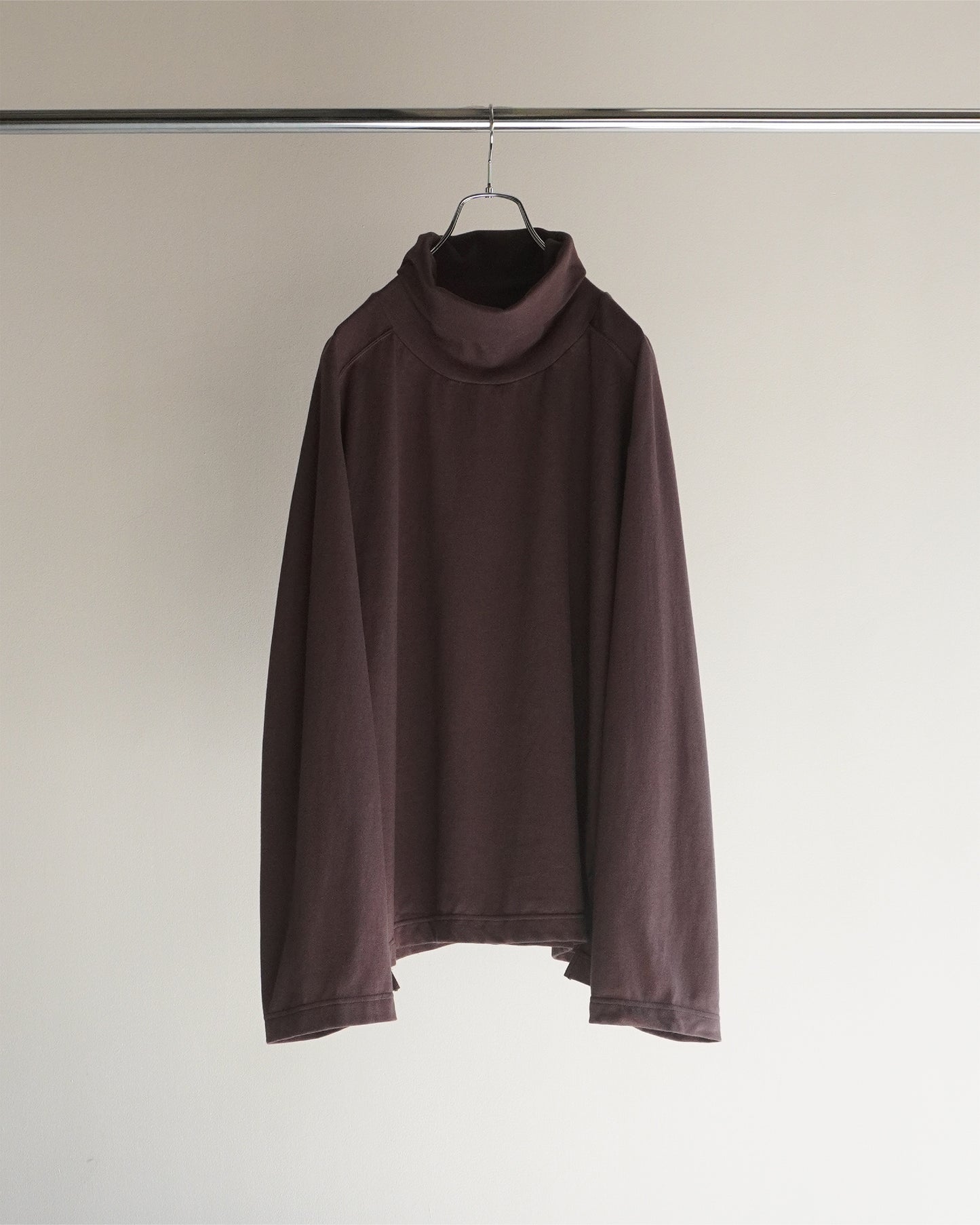 C/R OVER TURTLE NECK LS T-SHIRT(BROWN)