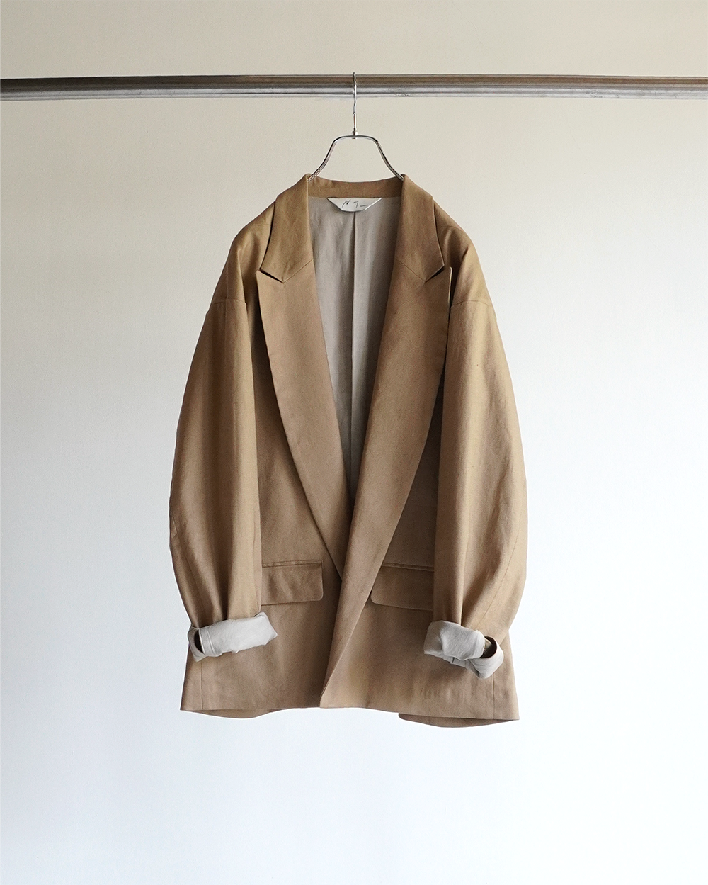 BUTTONLESS TAILORED JACKET(BEIGE)