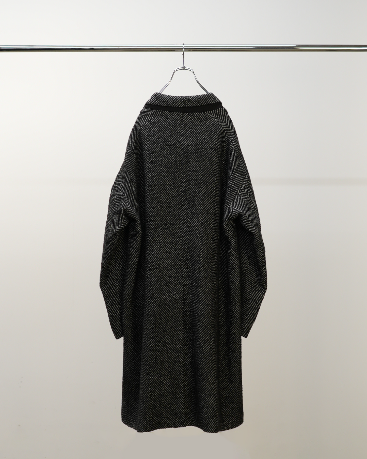 SEMI-DOUBLE CHESTER COAT(WHITE×BLACK)
