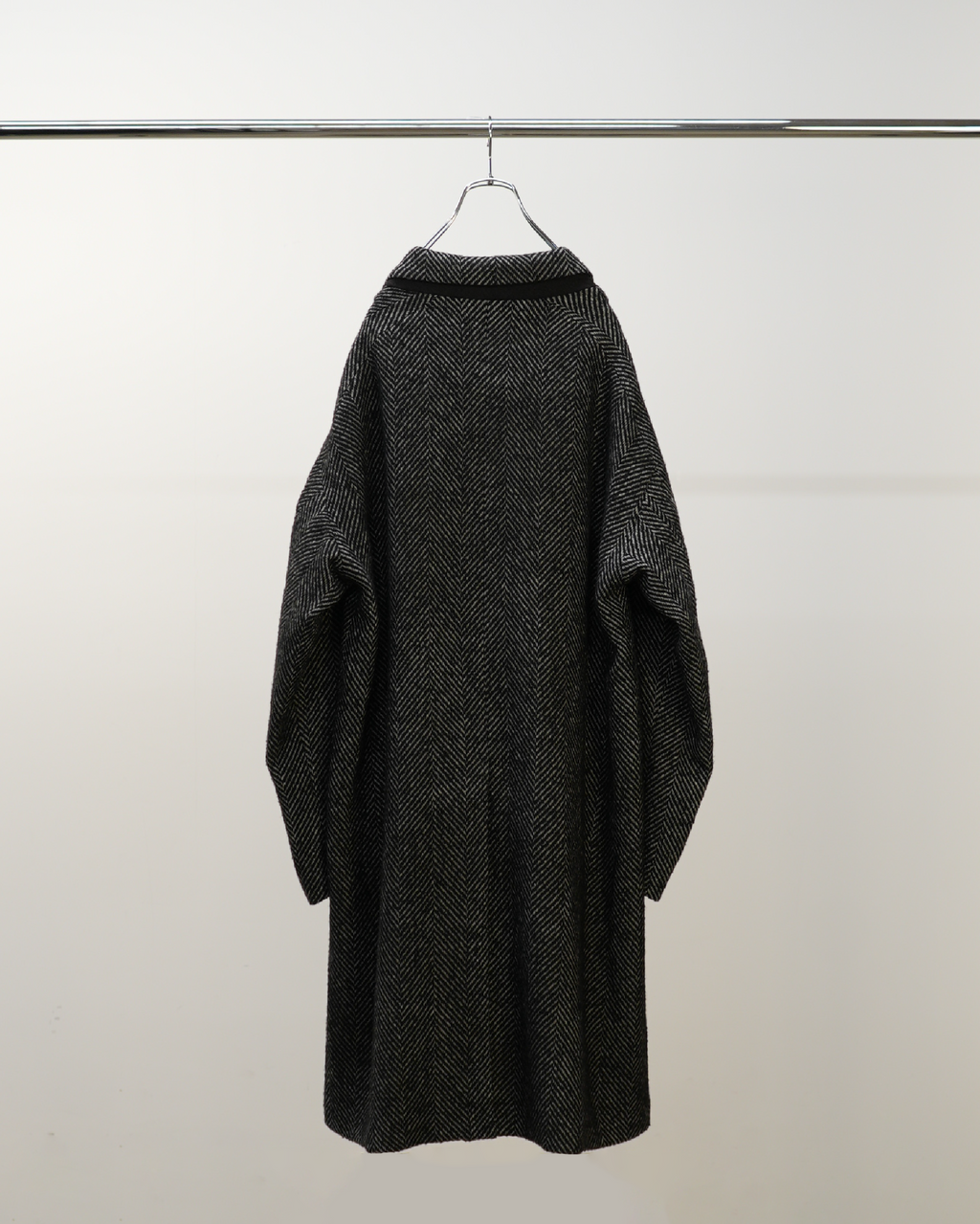 SEMI-DOUBLE CHESTER COAT(WHITE×BLACK)