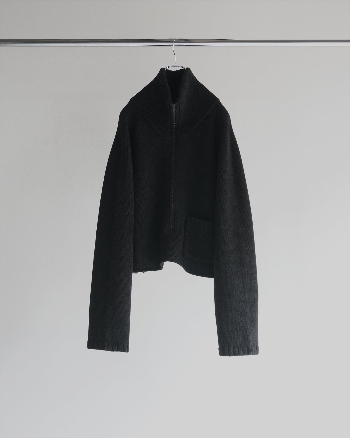 SHORT LENGTH HALFZIP KNIT(BLACK)