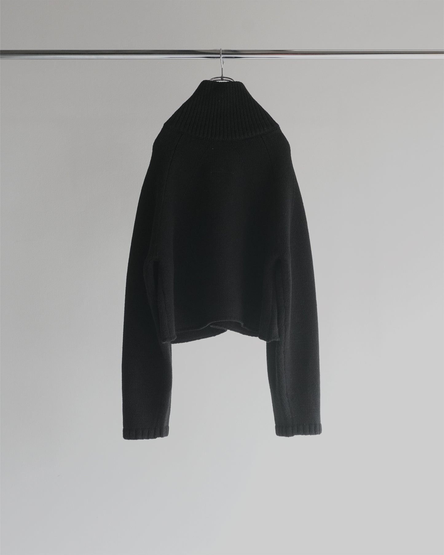 SHORT LENGTH HALFZIP KNIT(BLACK)