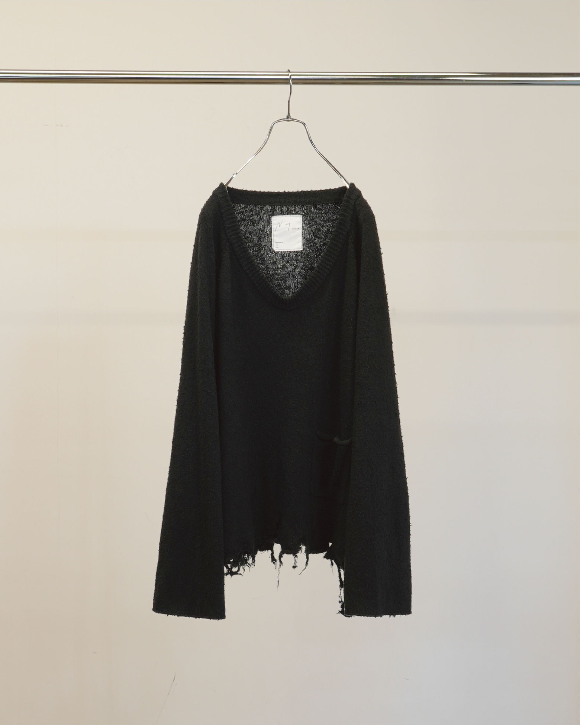 DAMAGE SILK UVNECK KNIT(BLACK) – ANCELLM