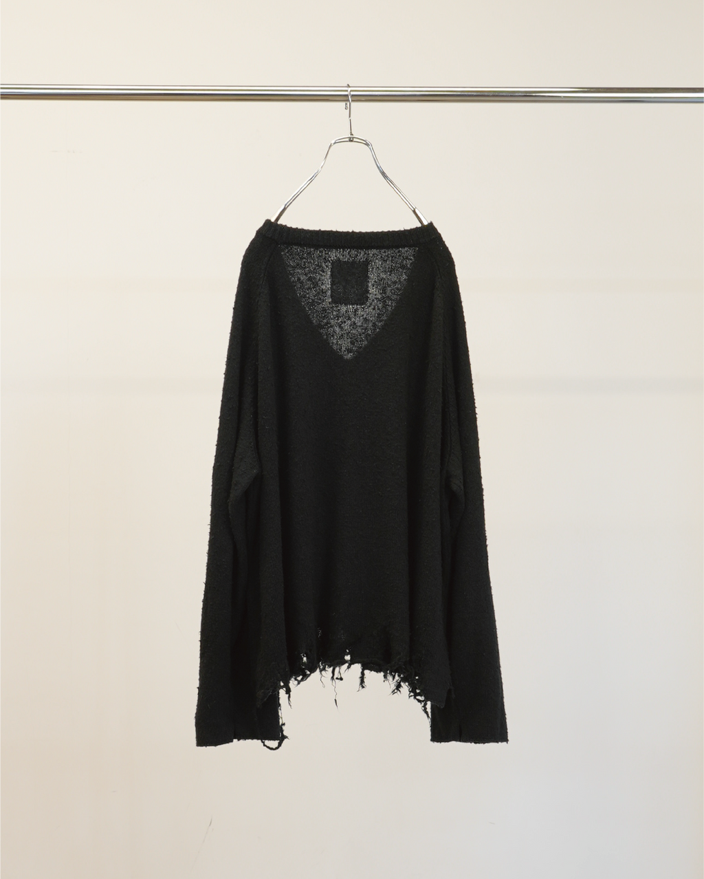 DAMAGE SILK UVNECK KNIT(BLACK) – ANCELLM DAMAGE SILK UVNECK KNIT(BLACK) – ANCELLM