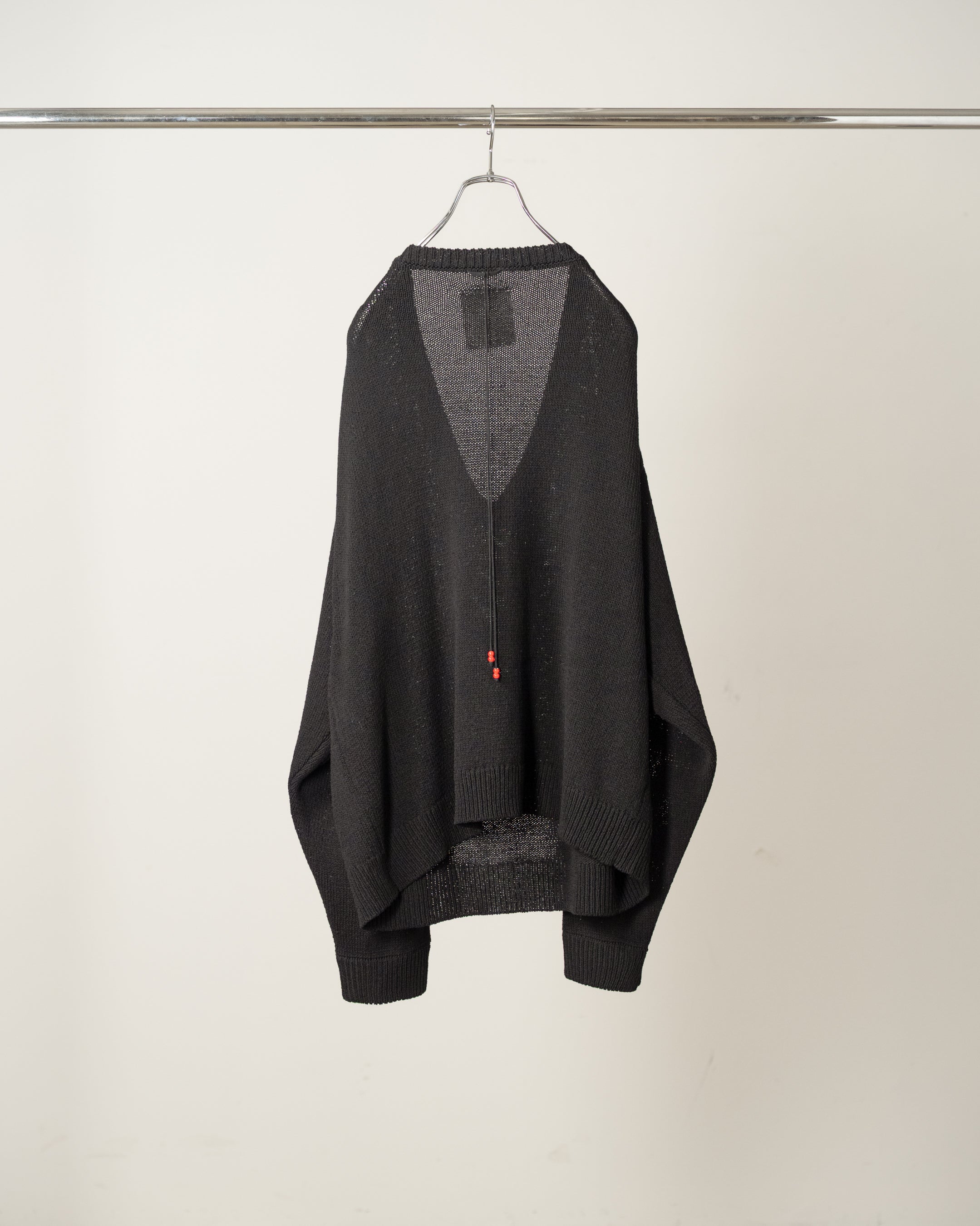 UV NECK KNIT(BLACK) – ANCELLM