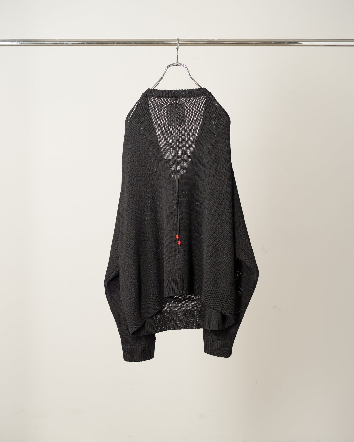 UV NECK KNIT(BLACK)