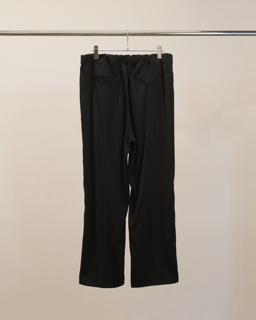 VISCOSE BELT-LESS TROUSERS(BLACK)
