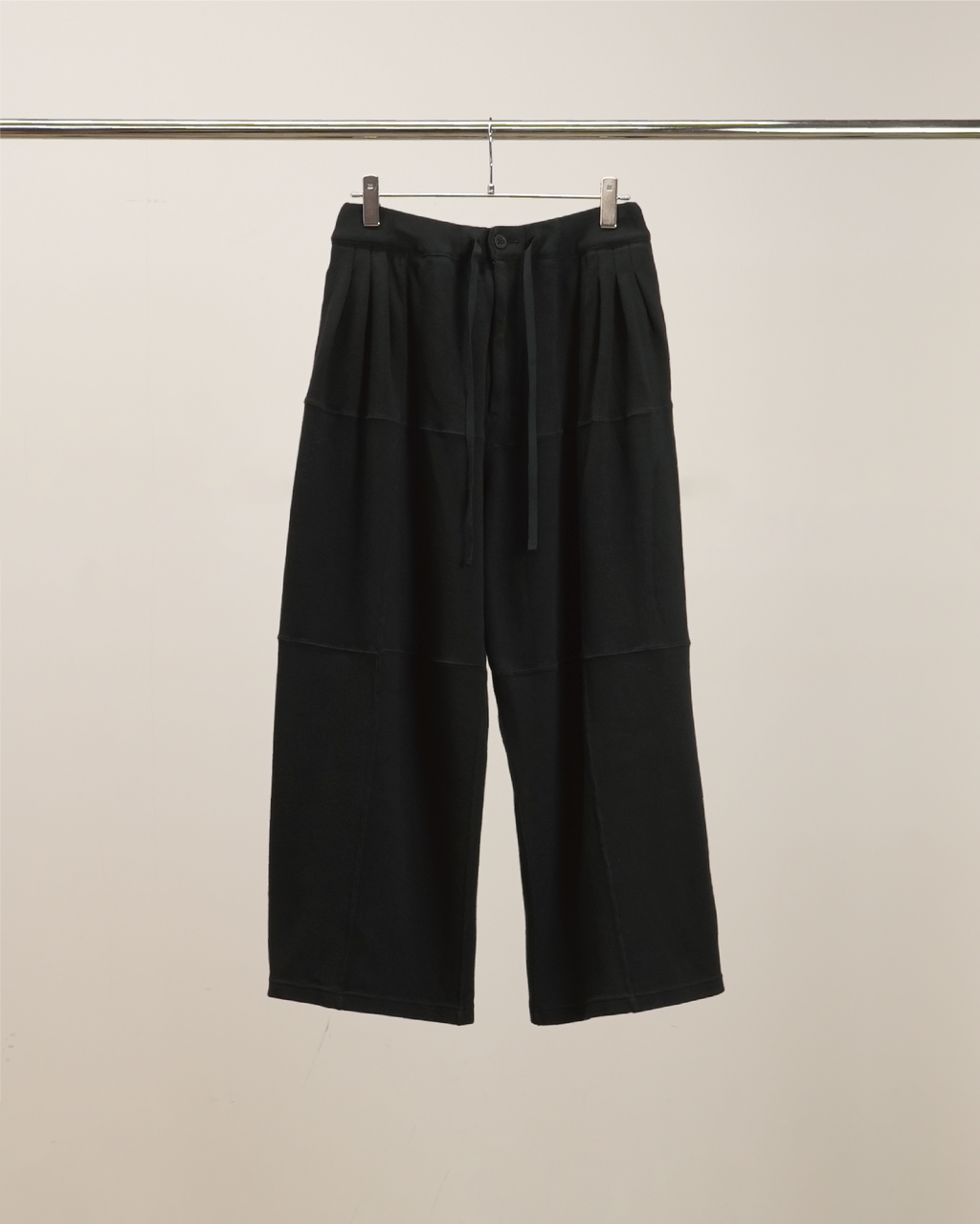 SMOOTH PANEL WIDE SLACKS(BLACK)
