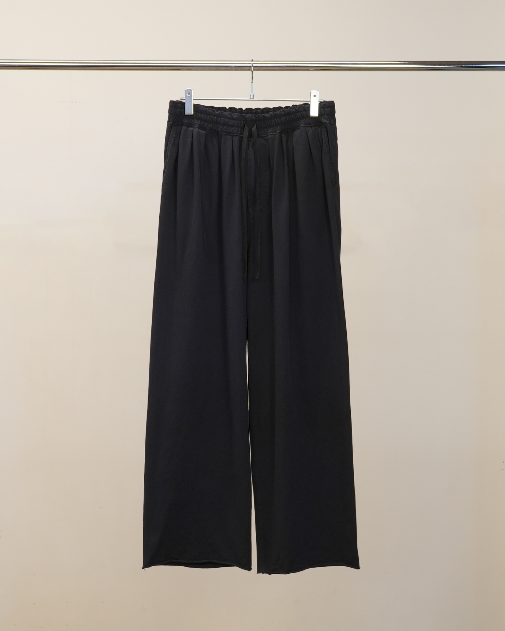 DRAPE WIDE EASY CUT SLACKS(NAVY) – ANCELLM