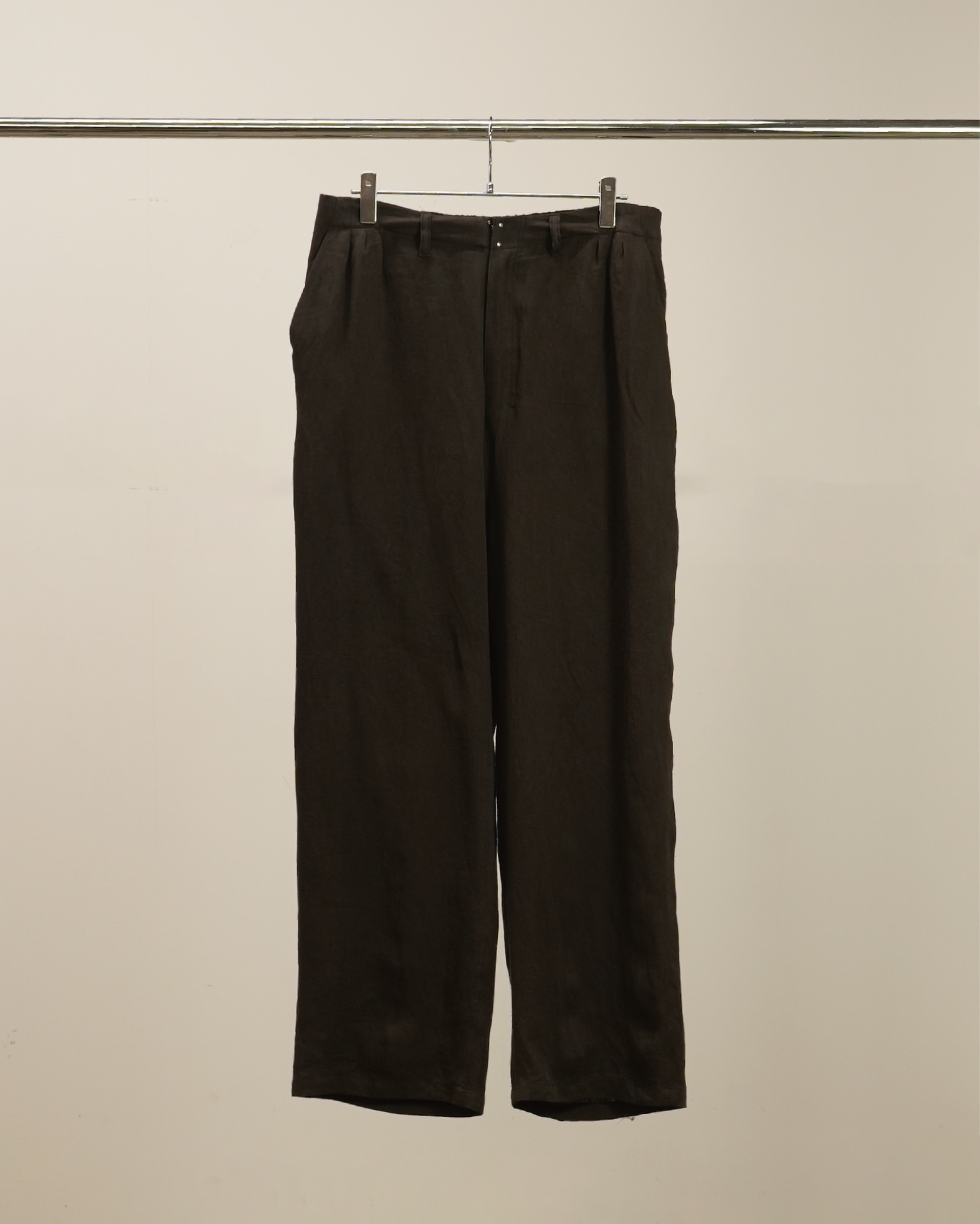 100/S LINEN TUCK SLACKS(BROWN) – ANCELLM