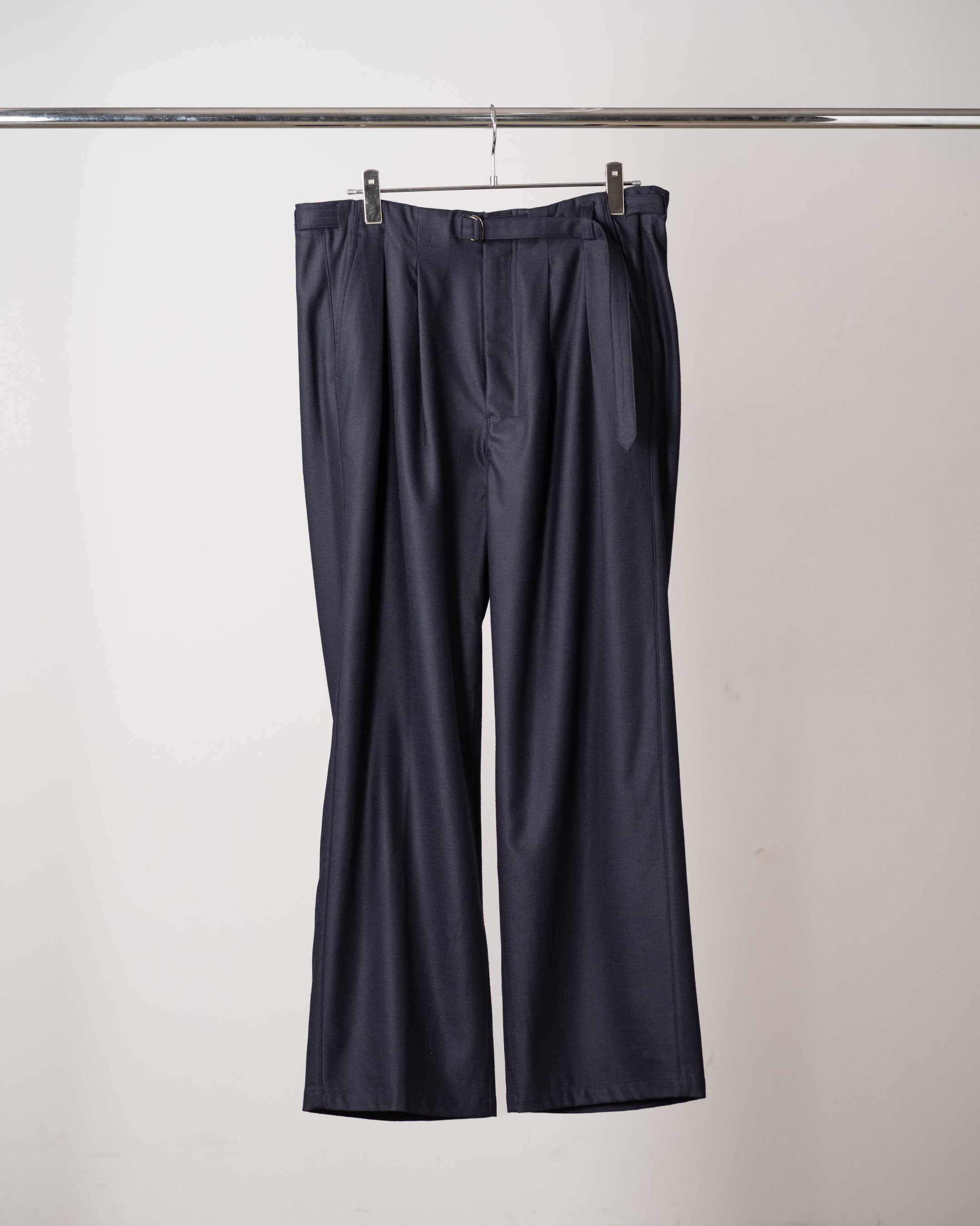 パンツ ANCELLM 26AW WOOL SATIN BELT-LESS SLACKS WOOL SATIN BELT-LESS SLACKS(NAVY) – ANCELLM