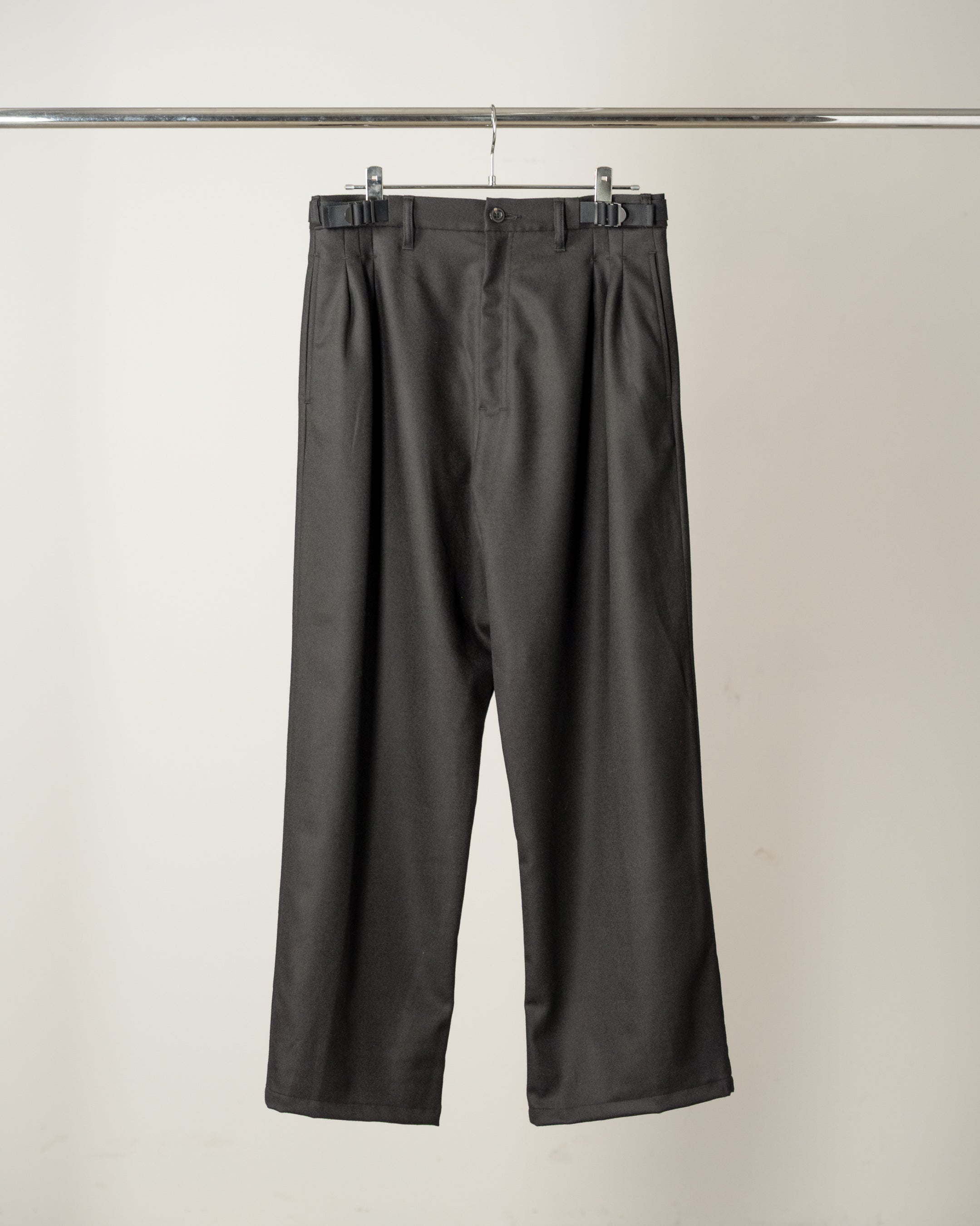 BELTED WOOL SLACKS(BLACK) – ANCELLM