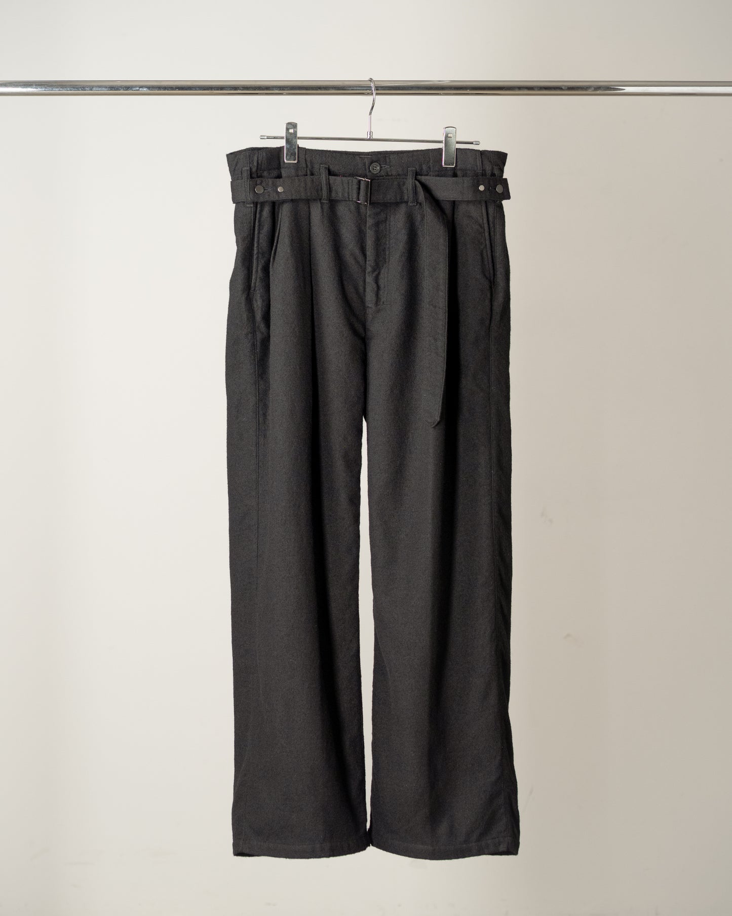 WOOL BELTED WIDE SLACKS(BLACK)