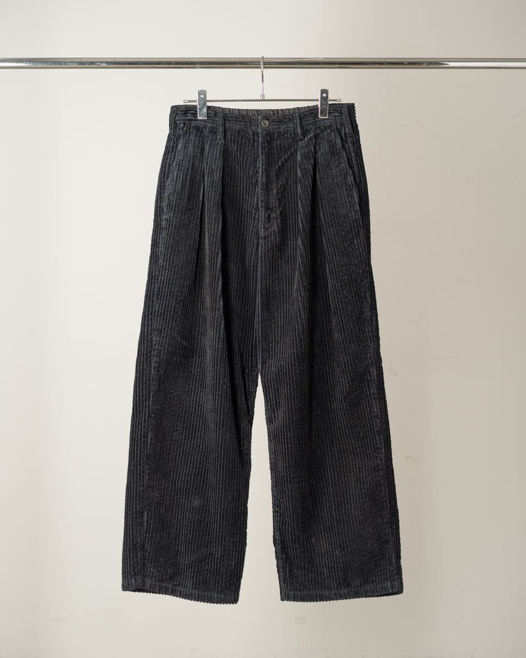CORDUROY WIDE SLACKS(BLACK)