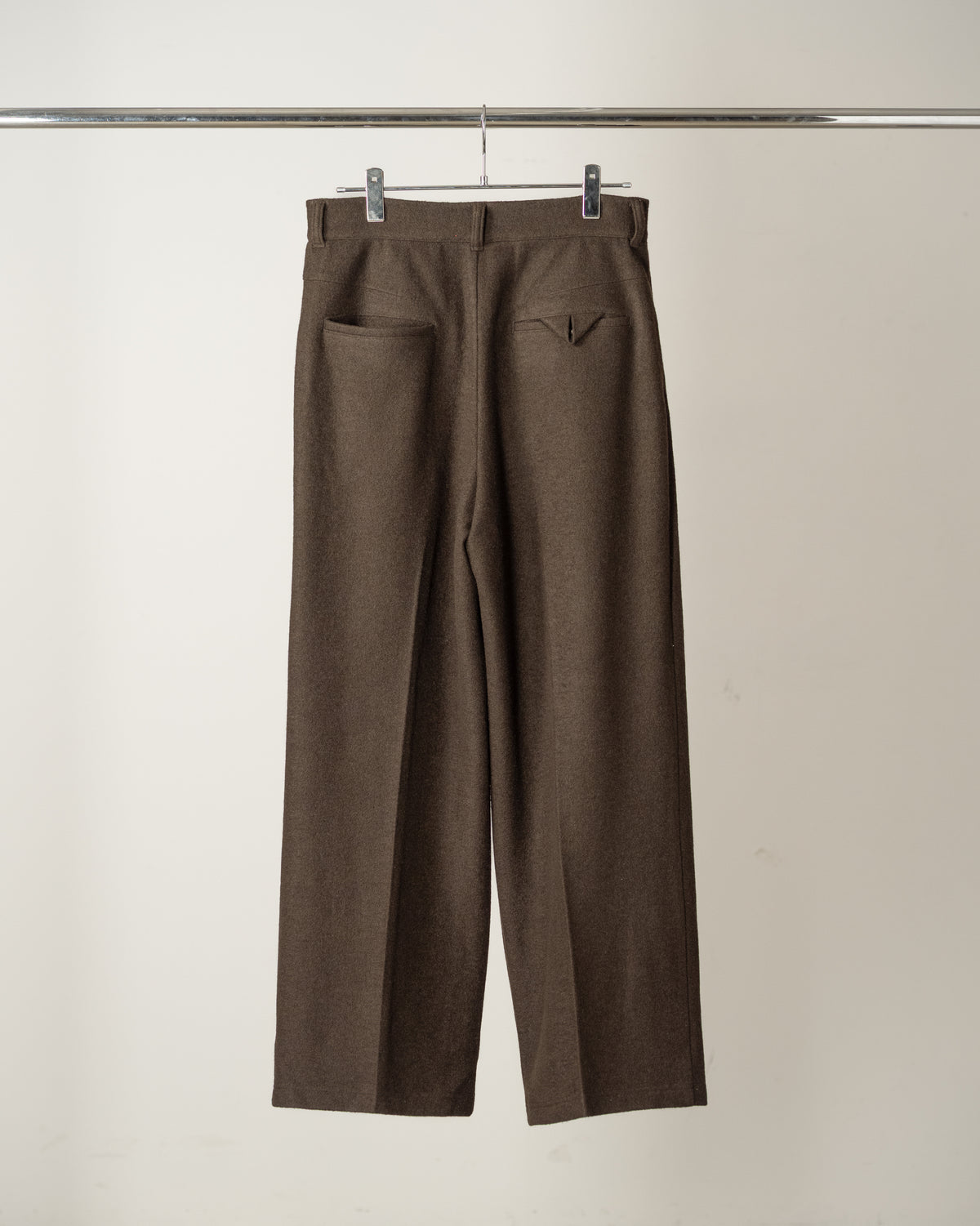 WOOL CUT WIDE TUCK SLACKS(D.BROWN)