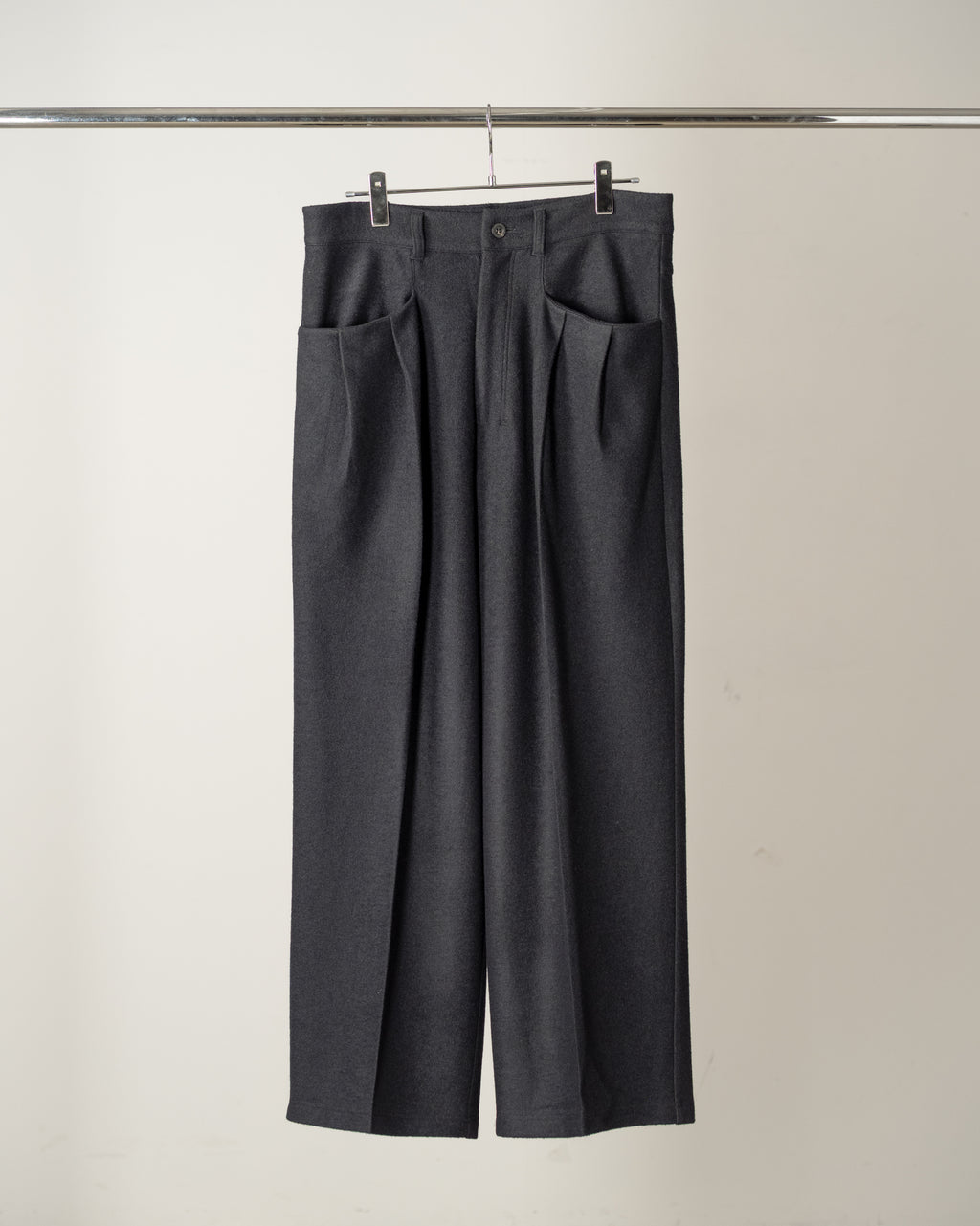 WOOL CUT WIDE TUCK SLACKS(NAVY)