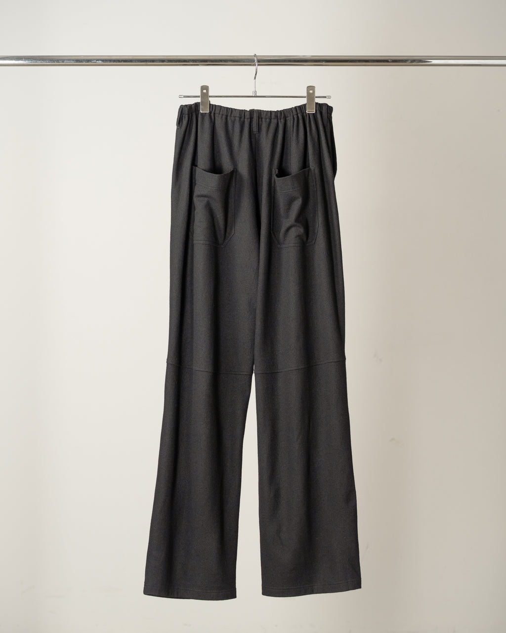 WOOL CUT KNEE TUCK SLACKS(BLACK)
