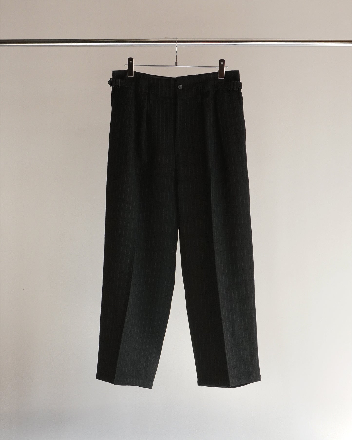 STRIPE WOOL WIDE SLACKS(BLACK)