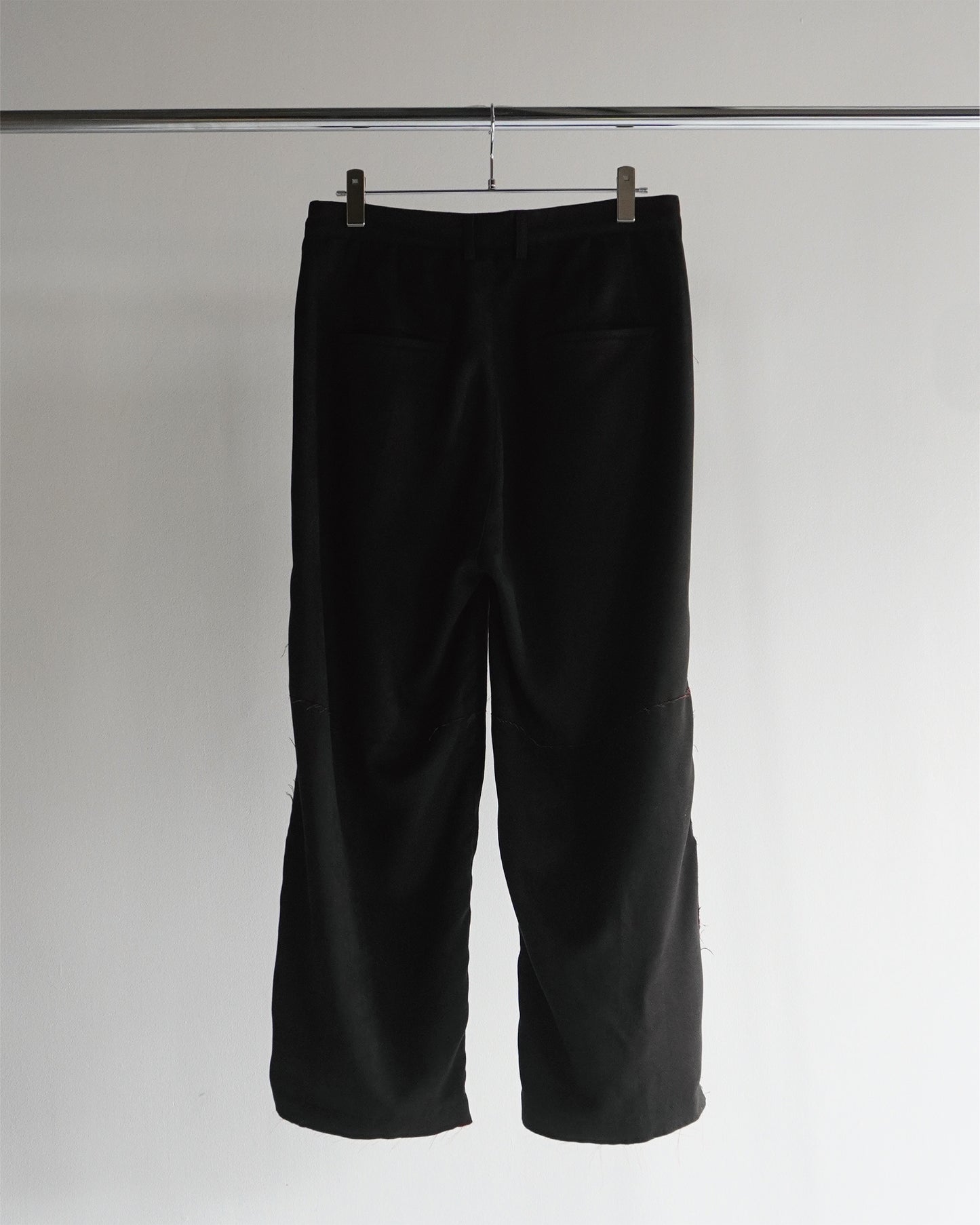 VEGAN LEATHER SIDE LINE PANTS(BLACK)