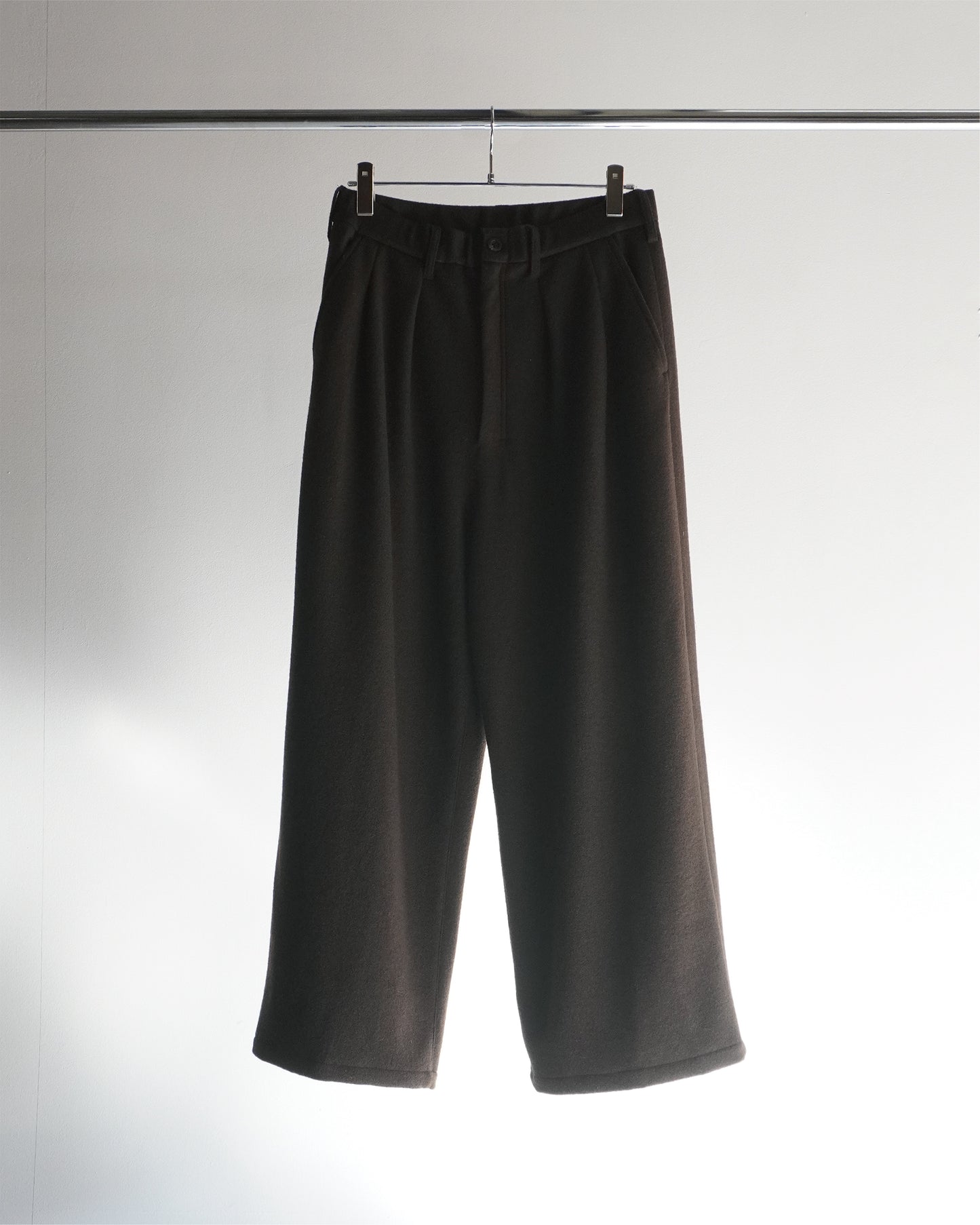 WOOL WIDE EASY TUCK SLACKS(BROWN)