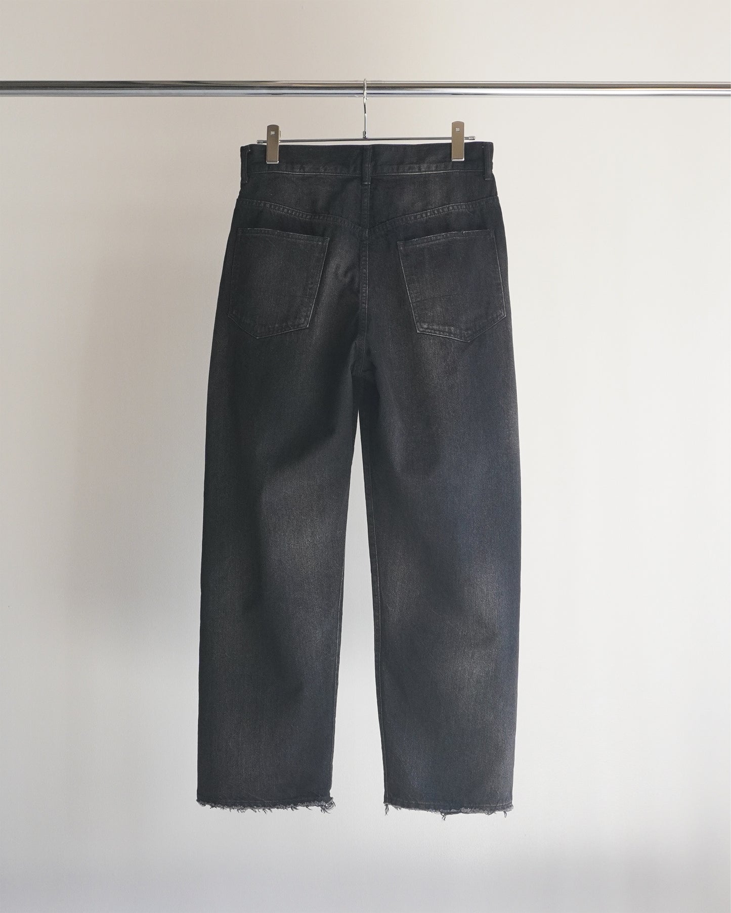 AGING TAPERED 5P DENIM PANTS(BLACK)