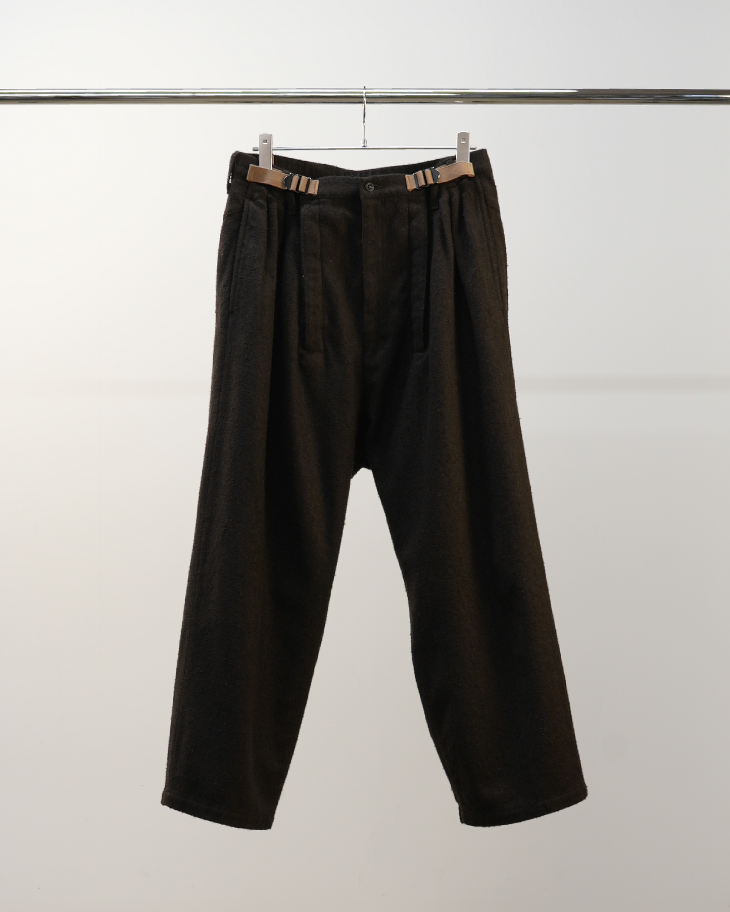 WOOL BELTED WIDE SLACKS(BROWN)