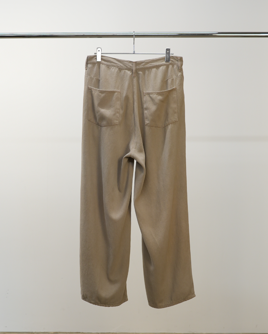 SILK WIDE SLACKS(SAND)