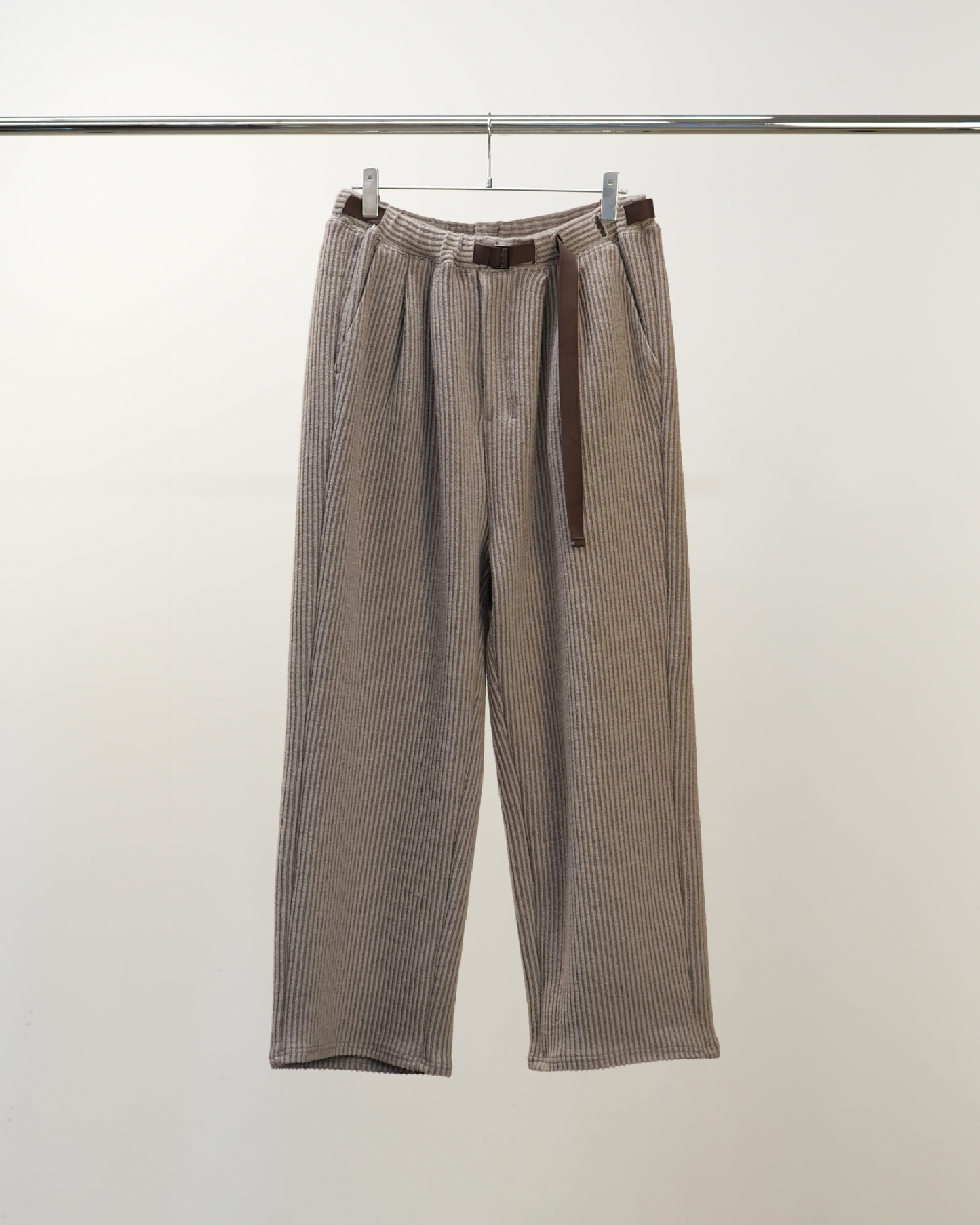 WOOLCORD BELTLESS SLACKS(SAND)