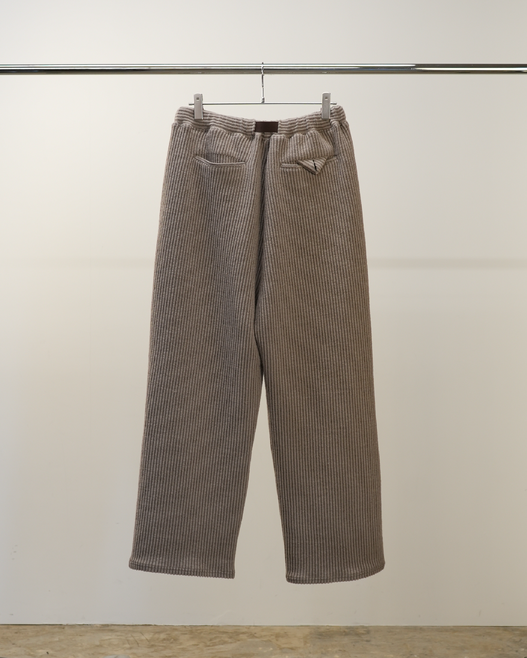 WOOLCORD BELTLESS SLACKS(SAND)