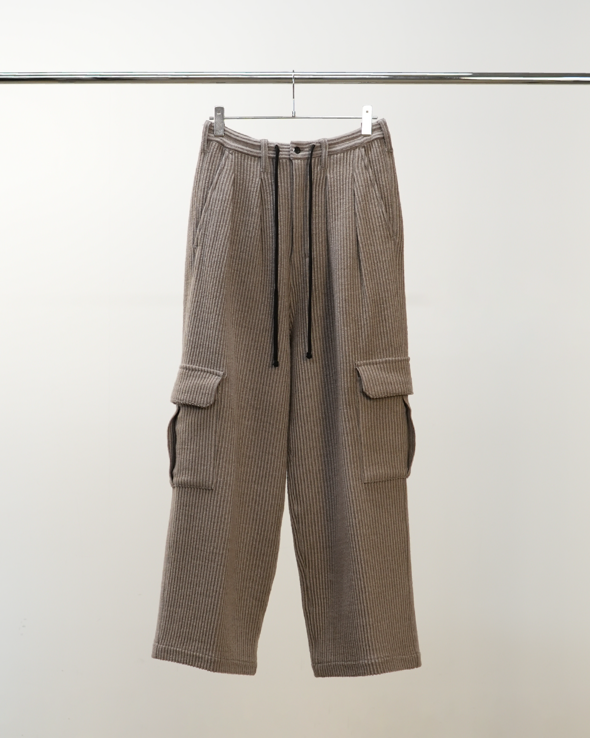 WOOL CORDUROY CARGO SLACKS(SAND) – ANCELLM