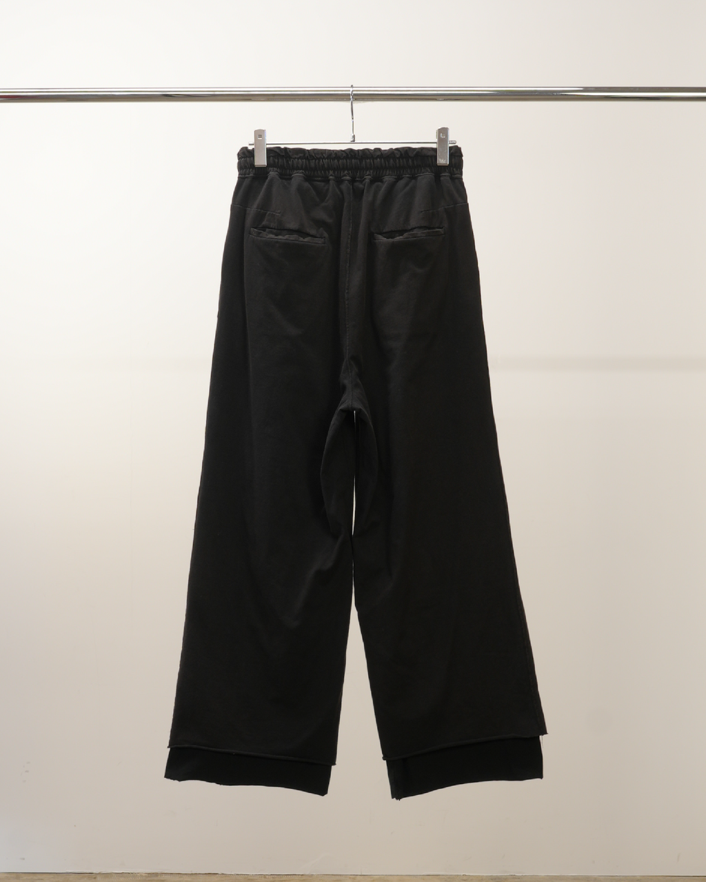 DRAPE WIDE EASY CUT SLACKS(BLACK) – ANCELLM DRAPE WIDE EASY CUT SLACKS(BLACK) – ANCELLM